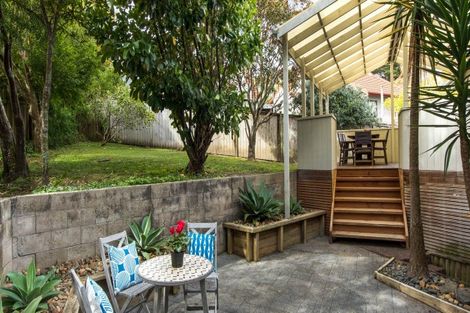 Photo of property in 14 Woodhouse Place, West Harbour, Auckland, 0618