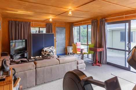 Photo of property in 6 Mowhanau Drive, Kai Iwi, Whanganui, 4574