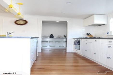 Photo of property in 12 Pendarves Street, New Plymouth, 4310