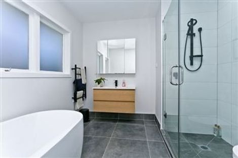 Photo of property in 1/2 Spencer Terrace, Hauraki, Auckland, 0622