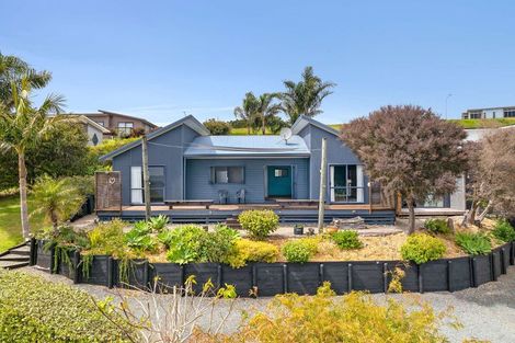 Photo of property in 9 Dudley Crescent, Cable Bay, 0420