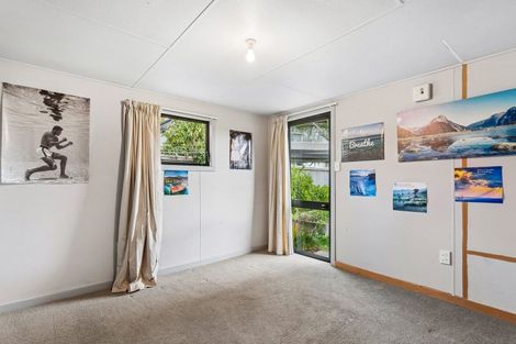 Photo of property in 6 Manor Place, Bryndwr, Christchurch, 8053