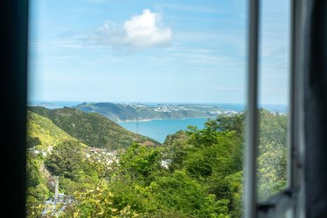 Photo of property in 20 Salford Street, Newlands, Wellington, 6037