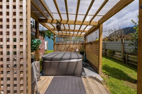 Photo of property in 20 George Street, Picton, 7220