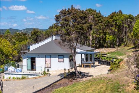Photo of property in 77 Te Wahapu Road, Russell, 0272