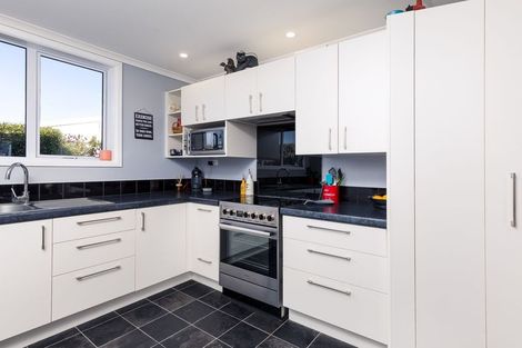 Photo of property in 16 Coronation Street, Waimate, 7924