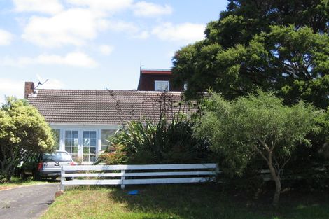 Photo of property in 172 Rangatira Road, Beach Haven, Auckland, 0626