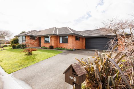 Photo of property in 1 Alpine Grove, Kelvin Grove, Palmerston North, 4414