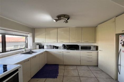 Photo of property in 45b Kurnell Drive, Botany Downs, Auckland, 2010