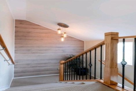 Photo of property in 25 Stephen Avenue, Henderson, Auckland, 0610