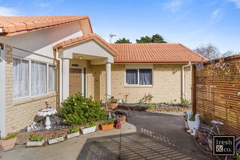 Photo of property in 25 Carisbrook Crescent, Papakura, 2110