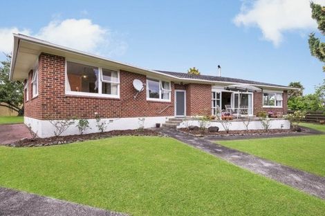 Photo of property in 10 Scanlen Terrace, Kelston, Auckland, 0602