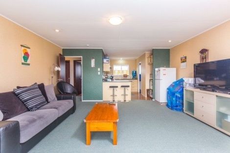 Photo of property in 2/50 Kenderdine Road, Papatoetoe, Auckland, 2025