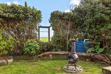 Photo of property in 7091 South Road, Warea, New Plymouth, 4381