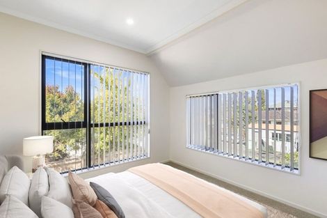 Photo of property in 89d Cascades Road, Pakuranga Heights, Auckland, 2010