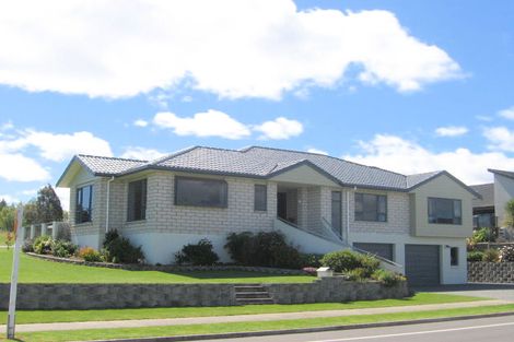 Photo of property in 18 Acacia Bay Road, Nukuhau, Taupo, 3330