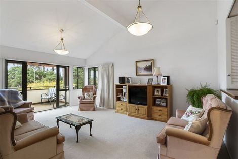 Photo of property in 2/8 Tobago Place, Sunnynook, Auckland, 0620