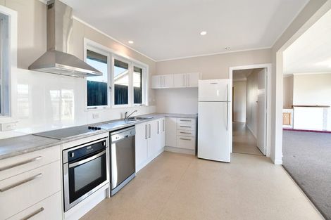 Photo of property in 11a Springs Road, Parakai, 0830