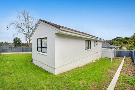 Photo of property in 1/22 Leiden Place, Totara Vale, Auckland, 0629