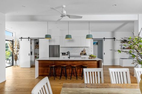 Photo of property in 10 Hillcrest Road, Hatfields Beach, Orewa, 0931