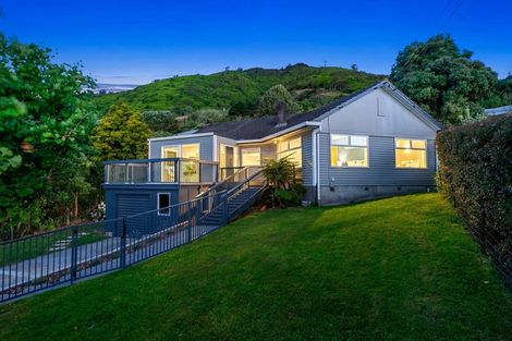 Photo of property in 27 Kotare Street, Waikanae, 5036