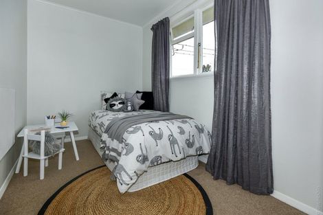 Photo of property in 33 Flay Crescent, Burnside, Christchurch, 8053