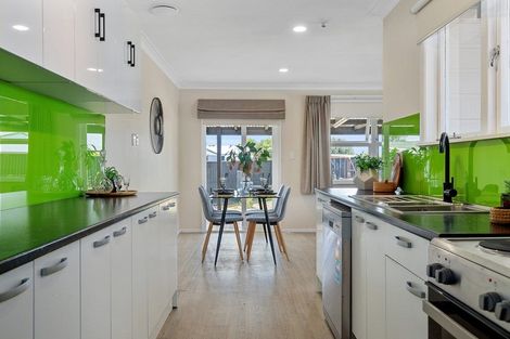 Photo of property in 6 Sundown Crescent, Melville, Hamilton, 3206