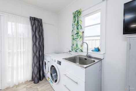 Photo of property in 15 Edward Street, Waimate, 7924