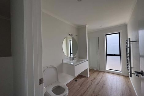 Photo of property in 10 Betty Boyes Street, Wallaceville, Upper Hutt, 5018