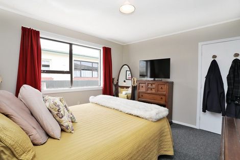 Photo of property in 8 Mackenzie Street, Winton, 9720