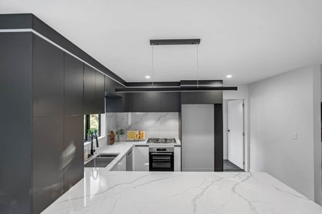 Photo of property in 8b South Lynn Road, Titirangi, Auckland, 0604