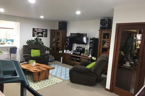 Photo of property in 1/8 Golf Road, New Lynn, Auckland, 0600