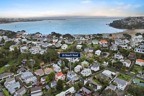Photo of property in 1/14 Beach Road, Northcote Point, Auckland, 0627
