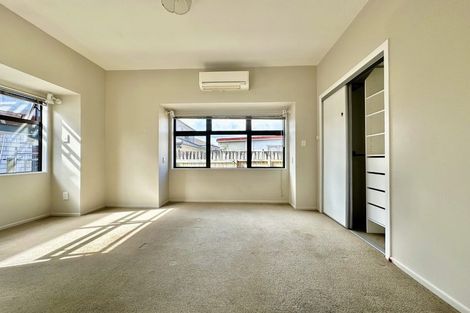 Photo of property in 10 Nicholson Avenue, Papatoetoe, Auckland, 2025