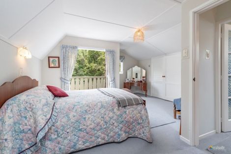 Photo of property in 1 Fendalton Crescent, Pinehaven, Upper Hutt, 5019