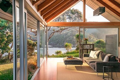 Photo of property in 78 Te Whara Way, Taiharuru, Onerahi, 0192