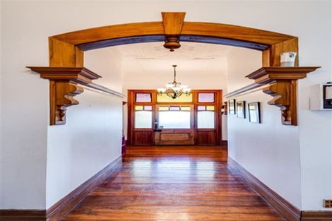 Photo of property in 200 Grove Road, Mayfair, Hastings, 4122