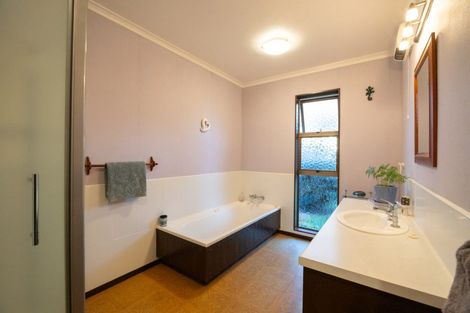 Photo of property in 34 Carter Crescent, Awapuni, Palmerston North, 4412