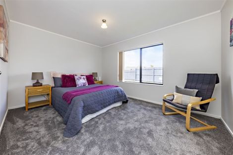 Photo of property in 27 Horlicks Place, Randwick Park, Auckland, 2105