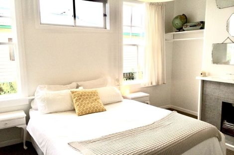 Photo of property in 17 Elizabeth Street, Moera, Lower Hutt, 5010