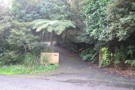 Photo of property in 15 Taraire Road, Titirangi, Auckland, 0604