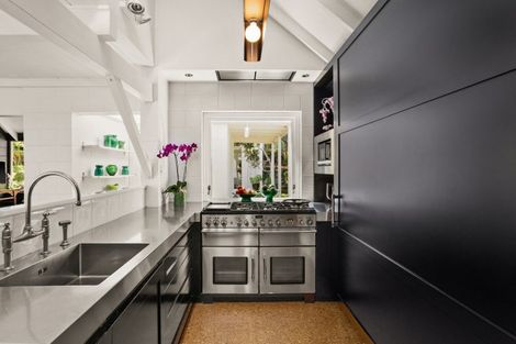 Photo of property in 15 Muritai Crescent, Havelock North, 4130