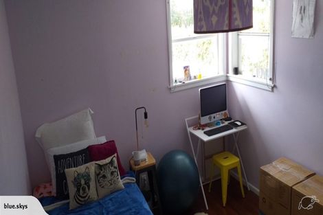 Photo of property in 53 Cliff View Drive, Green Bay, Auckland, 0604