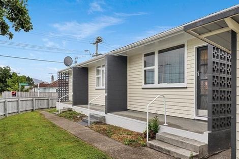 Photo of property in 1/136-138 Waddington Drive, Naenae, Lower Hutt, 5011