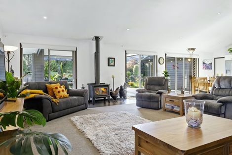 Photo of property in 21 Stewart Glen, Acacia Bay, Taupo, 3385