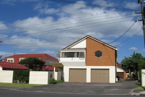 Photo of property in 2/27 Milford Road, Milford, Auckland, 0620