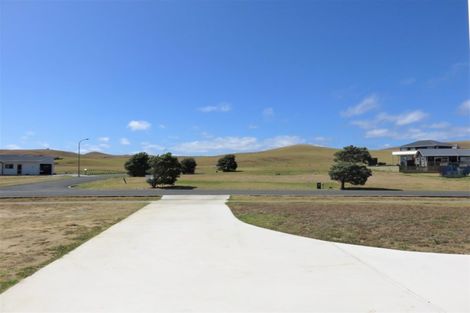 Photo of property in 33 Sunset Drive, Baylys Beach, Dargaville, 0377
