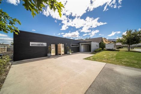 Photo of property in 15 Bridesdale Drive, Lake Hayes, Queenstown, 9304