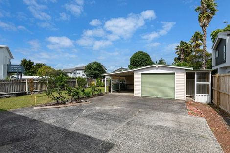 Photo of property in 12 Montmere Avenue, Te Atatu Peninsula, Auckland, 0610