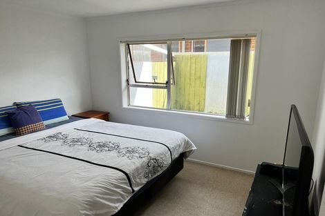 Photo of property in 42a Trentham Road, Papakura, 2110